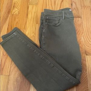 Olive skinny pant with stretch